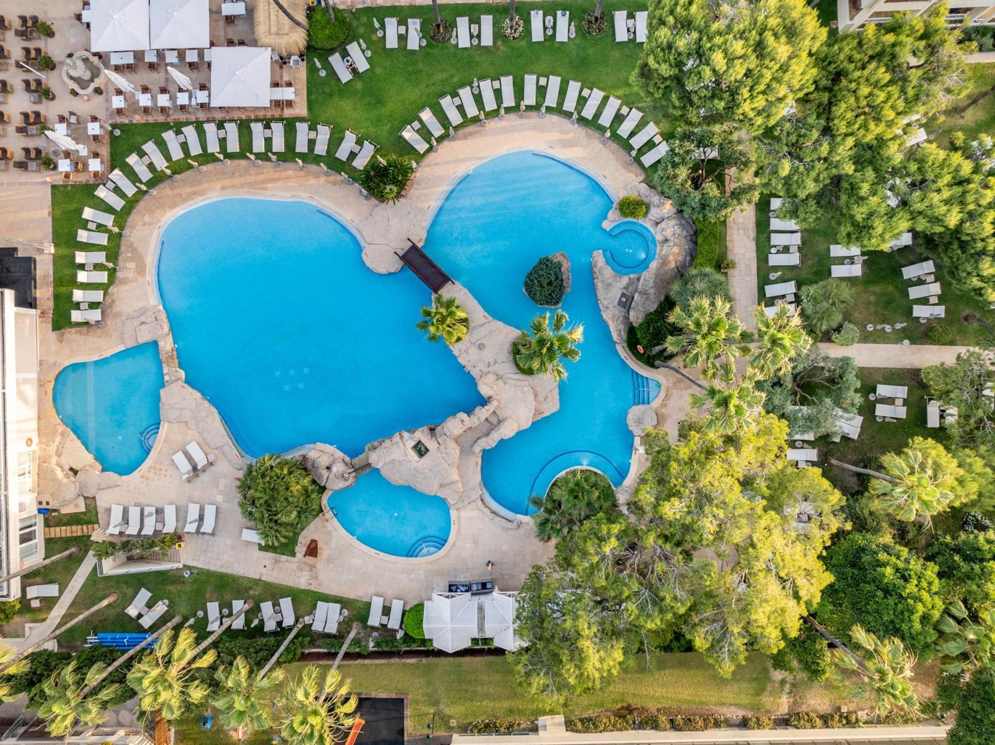 Grupotel Parc Natural&Spa Playa de Muro  Exterior foto Aerial view of the pool
